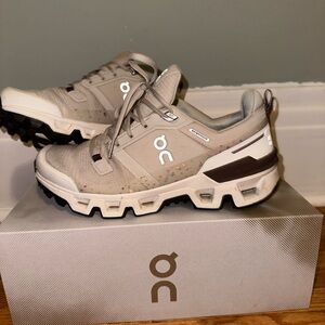 On Running Cloudwander Waterproof